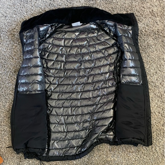 Women’s Columbia Vest - Picture 4 of 4